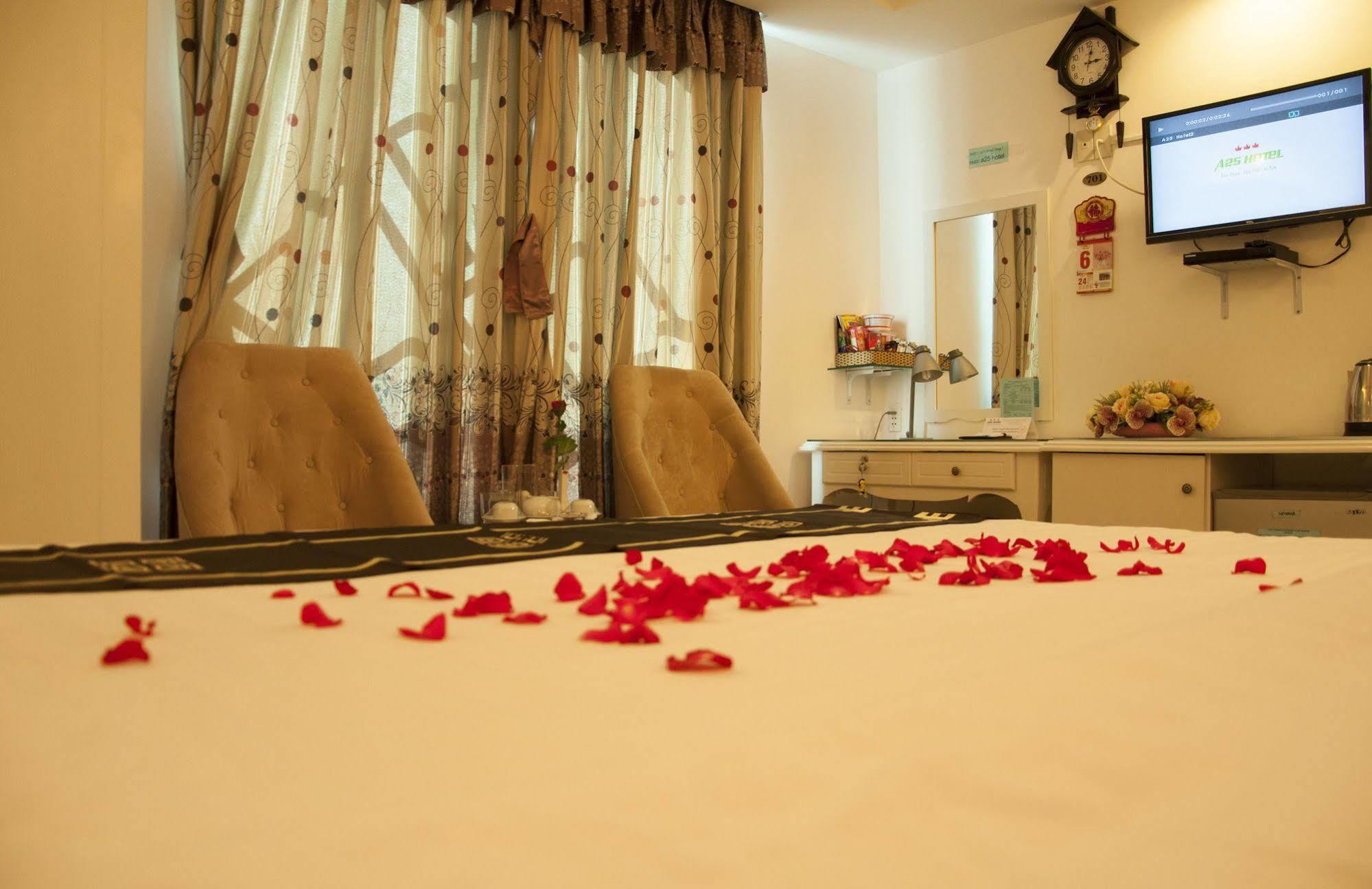 A25 Hotel - 274 De Tham Ho Chi Minh-Byen Eksteriør billede