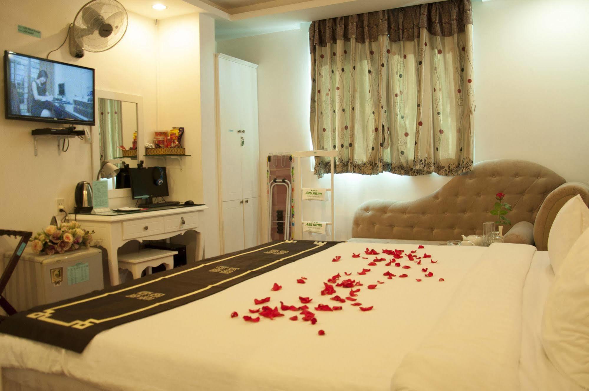 A25 Hotel - 274 De Tham Ho Chi Minh-Byen Eksteriør billede